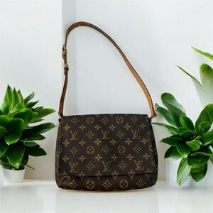 ✨Pre-loved Louis Vuitton Vintage  Monogram Musette Tango✨